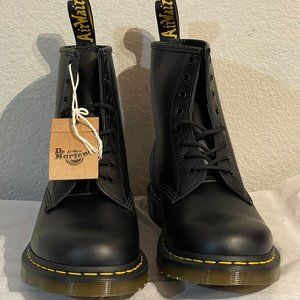 Black 1460 SMOOTH LEATHER LACE UP BOOTS Doc Martens